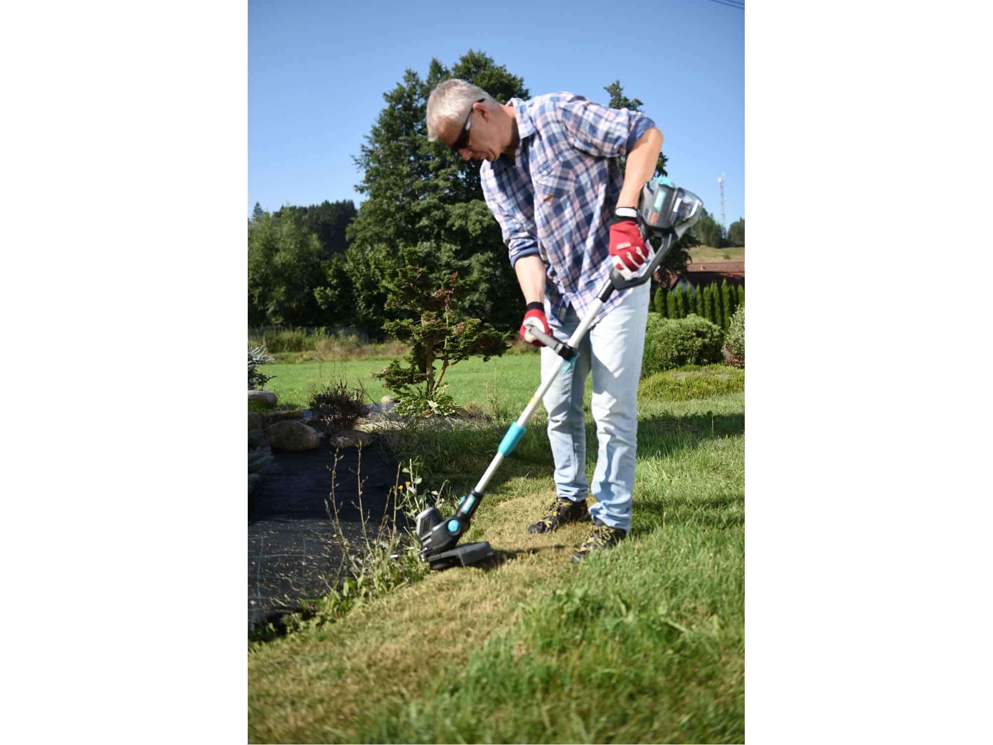 ZRUŠENO! Nahrazeno výrobkem 8795612, sekačka strunová aku, 40V Li-ion, 2500mAh