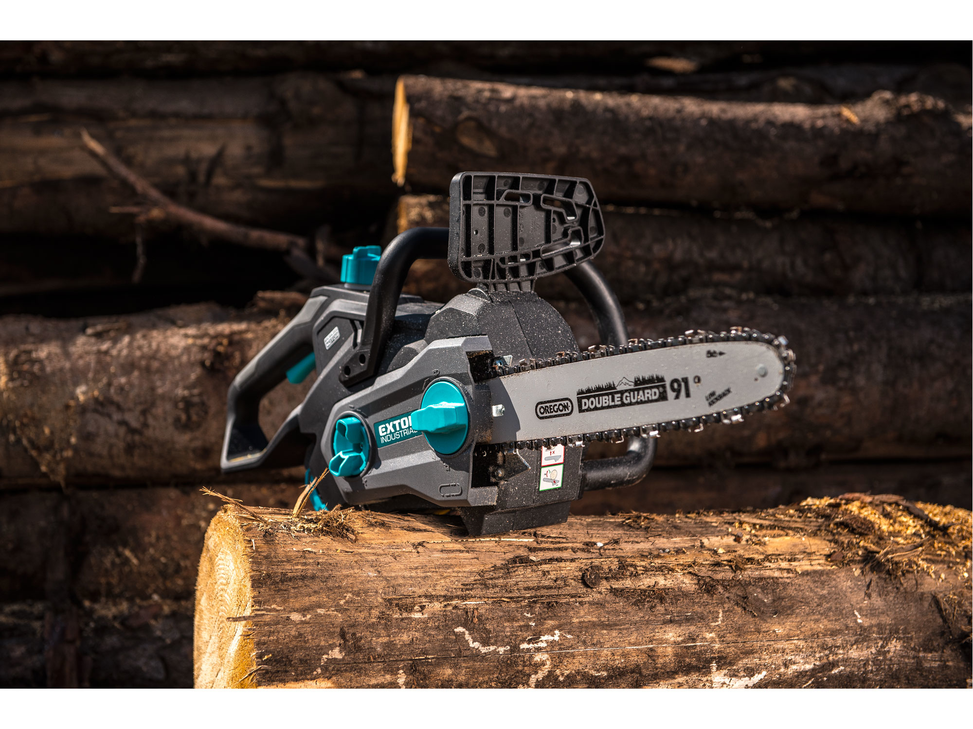 ZRUŠENO! Nahrazeno výrobkem 8795644. Pila řetězová aku, BRUSHLESS, 40V Li-ion, 2500mAh, 30cm