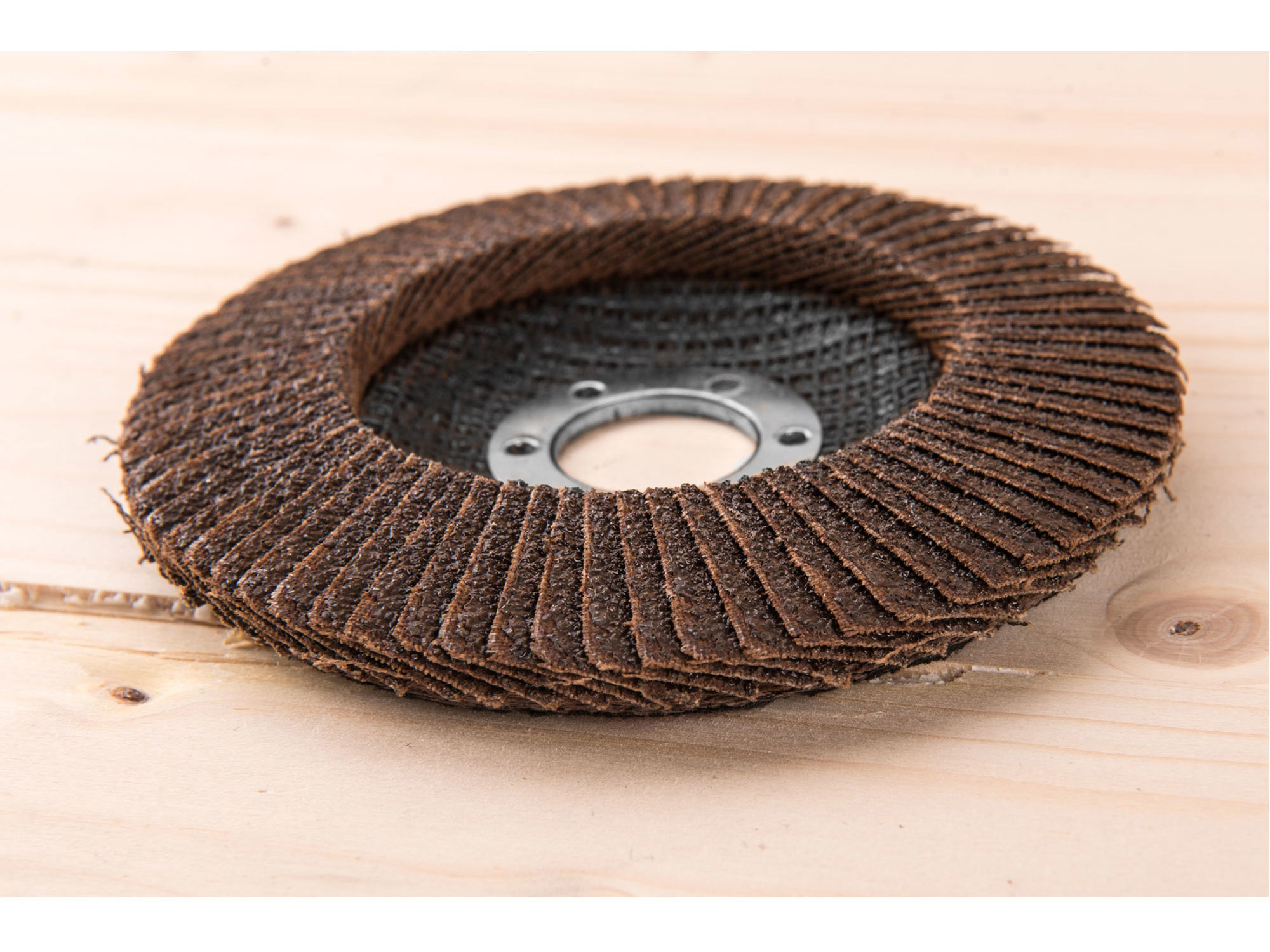 ZRUŠENO! Nahrazeno výrobkem 8803475 kotouč lamelový šikmý korundový, P100, O 125mm