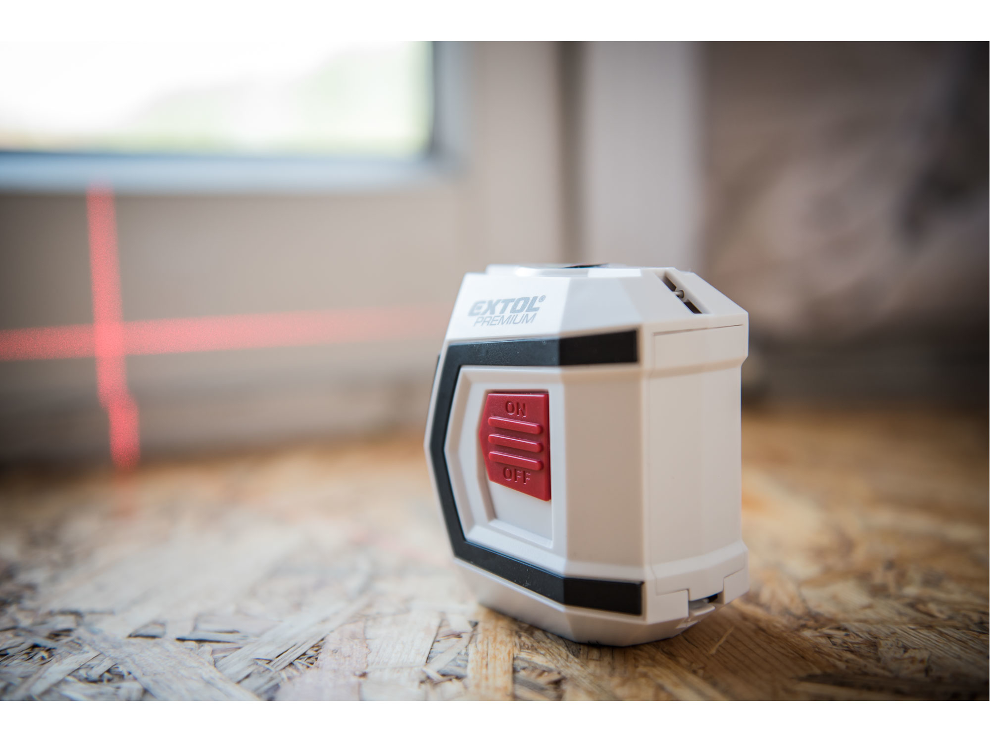 ZRUŠENO! Nahrazeno výrobkem 8823306, laser liniový, křížový samonivelační