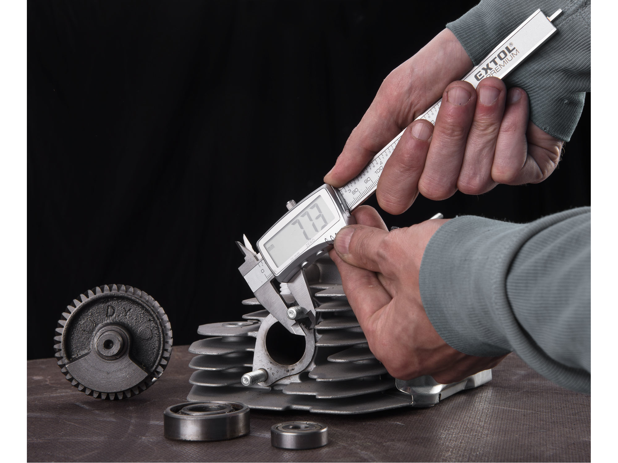 ZRUŠENO! Nahrazeno výrobkem 8825224 měřítko posuvné digitální nerez, 0-300mm