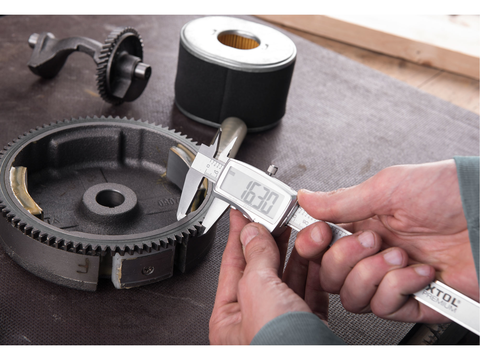 ZRUŠENO! Nahrazeno výrobkem 8825224 měřítko posuvné digitální nerez, 0-300mm